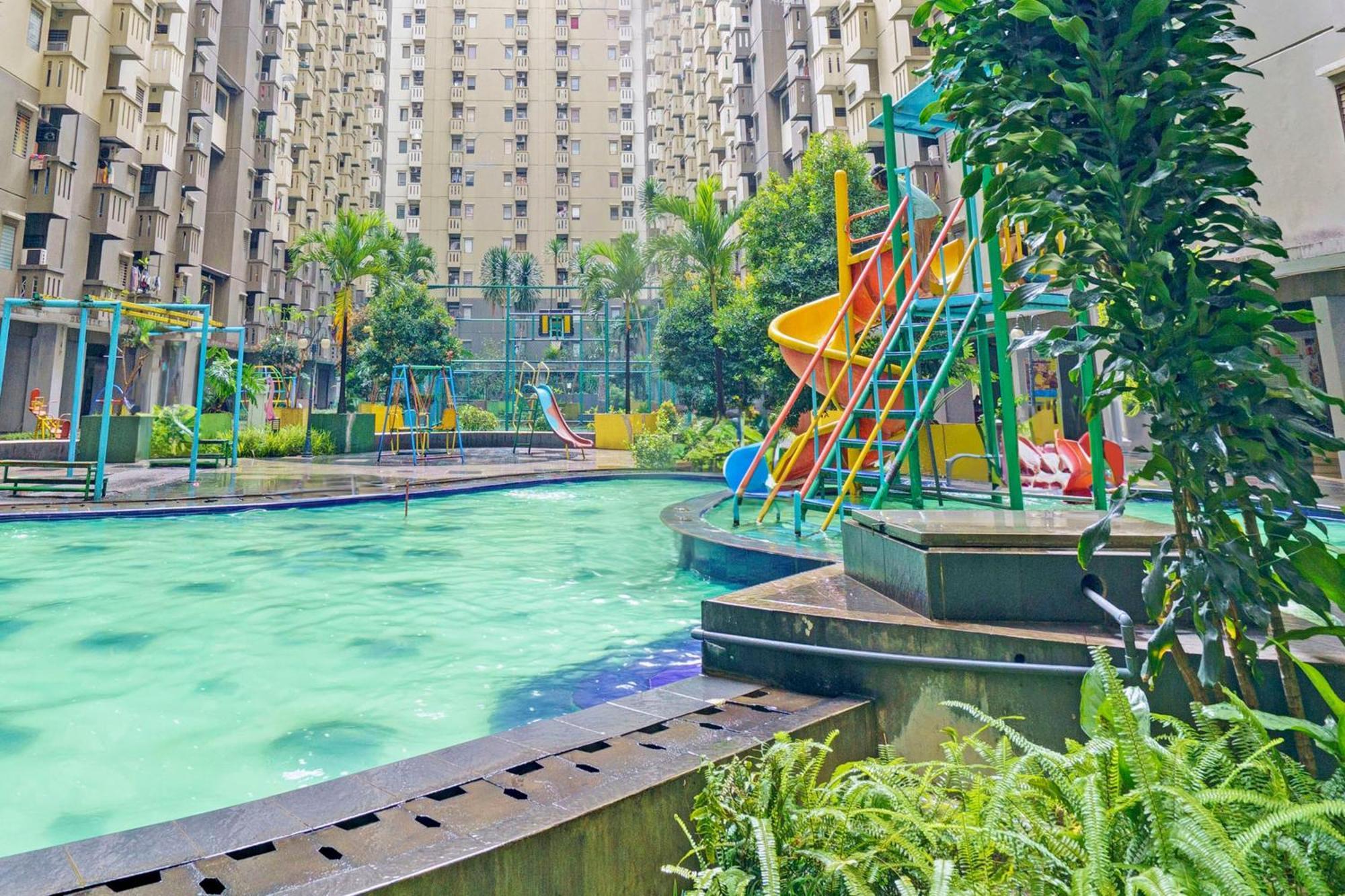 Oyo Life 93120 Gateway Cicadas By Sarana Cipta Mahakarya Hotel