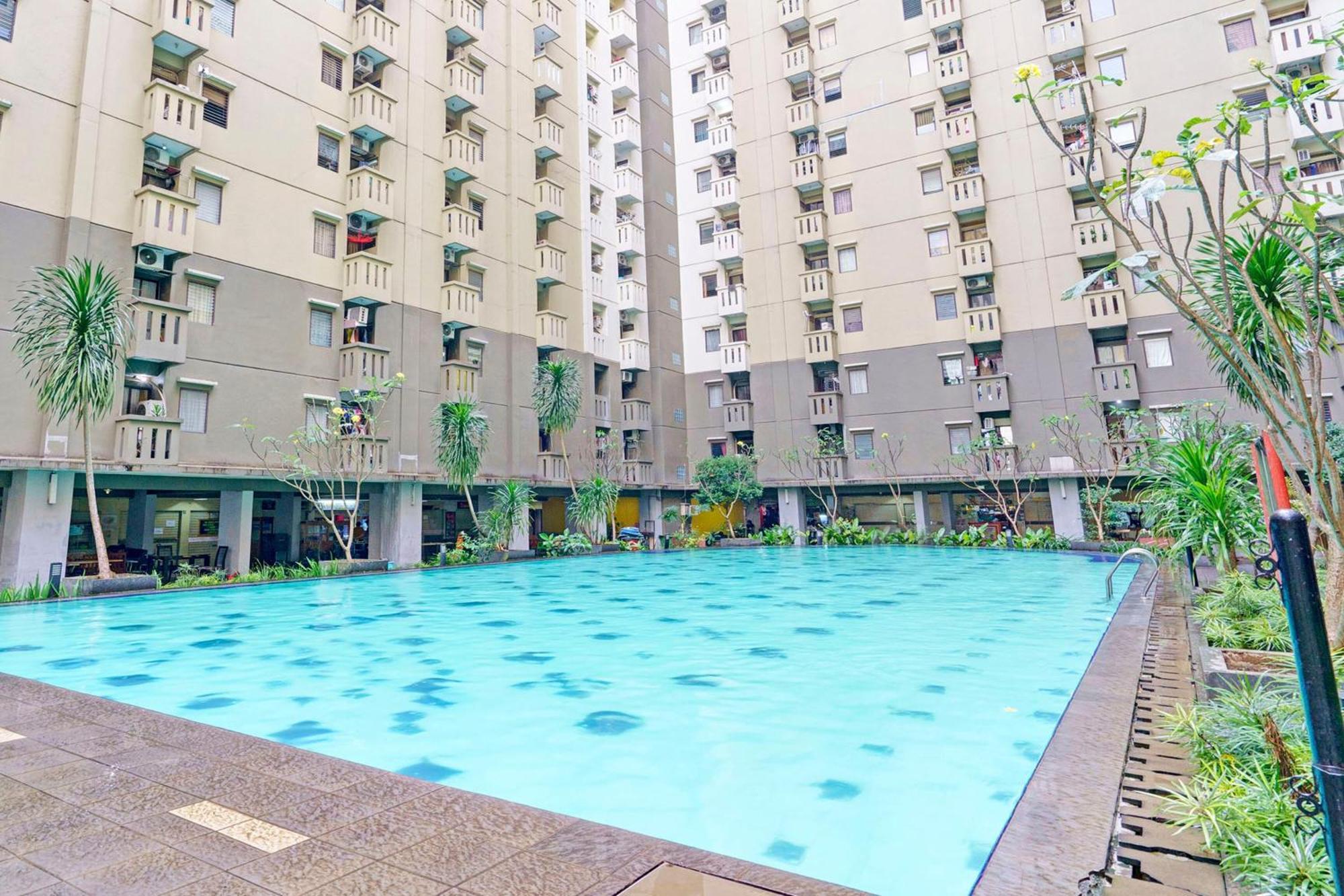 Oyo Life 93120 Gateway Cicadas By Sarana Cipta Mahakarya Hotel 2*